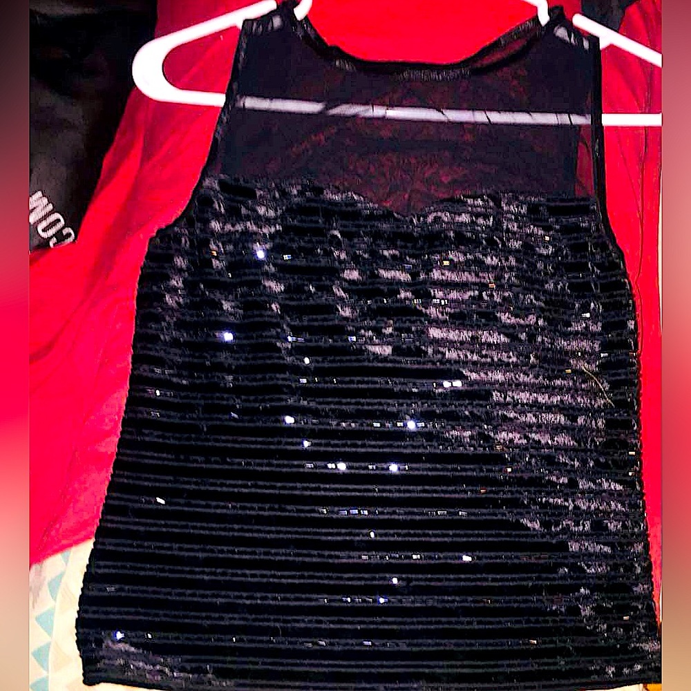 JOSEPH RIBKOFF🩶 Black Velvet Sequin Camisole.